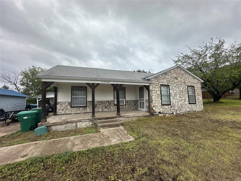 617 E 5th Street, Ferris TX 75125