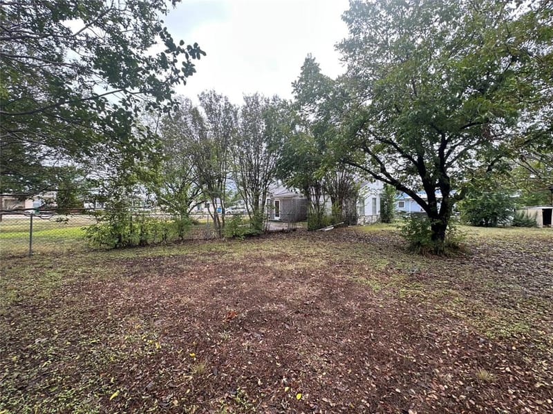 617 E 5th Street, Ferris TX 75125 - Photo 18