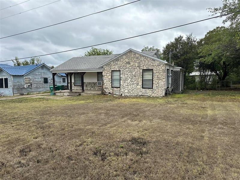 617 E 5th Street, Ferris TX 75125 - Photo 4