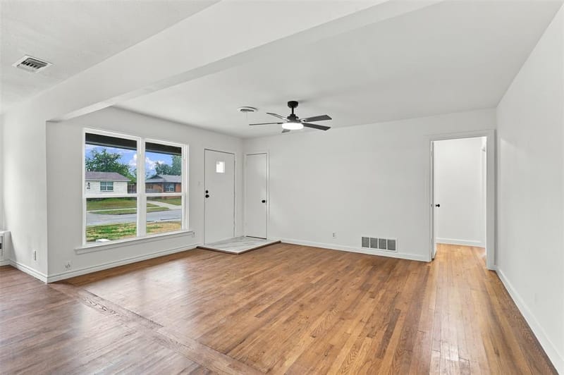 1112 Noble Avenue, Carrollton TX 75006 - Photo 7