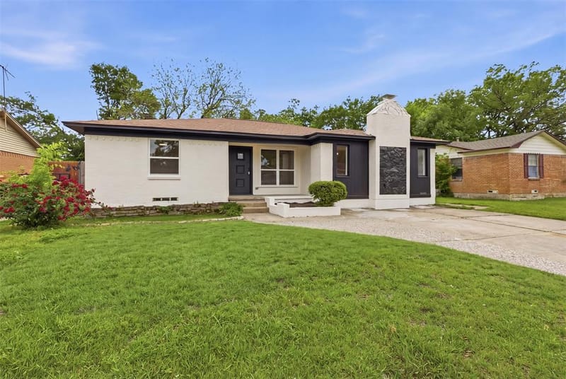 1112 Noble Avenue, Carrollton TX 75006 - Photo 3