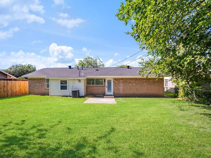 1213 Fairmont Street, Irving TX 75062 - Photo 27
