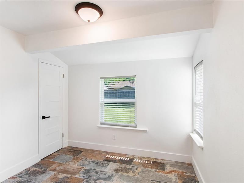1213 Fairmont Street, Irving TX 75062 - Photo 4