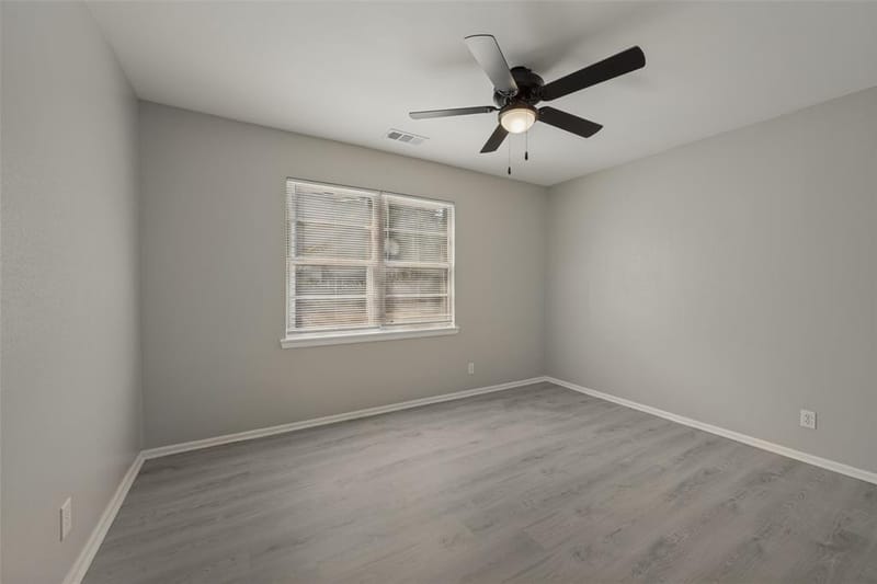 408 E Tucker Boulevard, Arlington TX 76010 - Photo 4