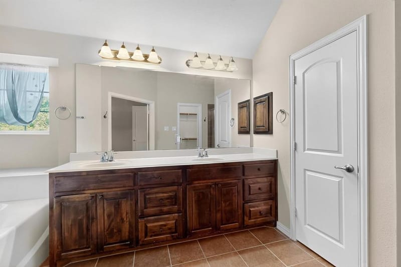 6106 Black Swan Circle, Garland TX 75044 - Photo 30