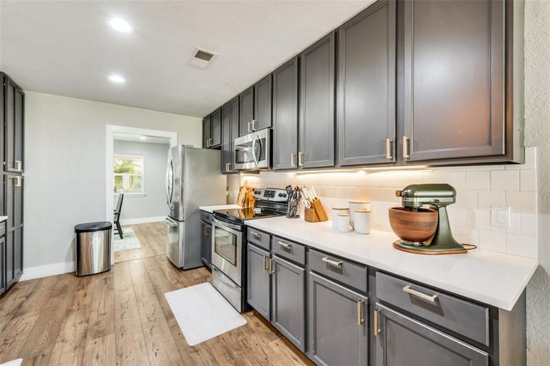820 Overhill Drive, Hurst TX 76053 - Photo 17