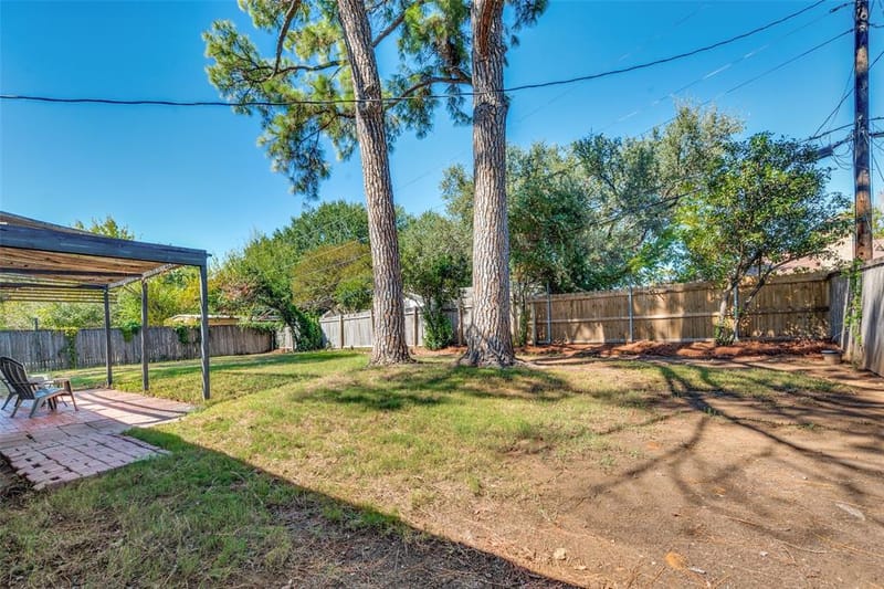 820 Overhill Drive, Hurst TX 76053 - Photo 36