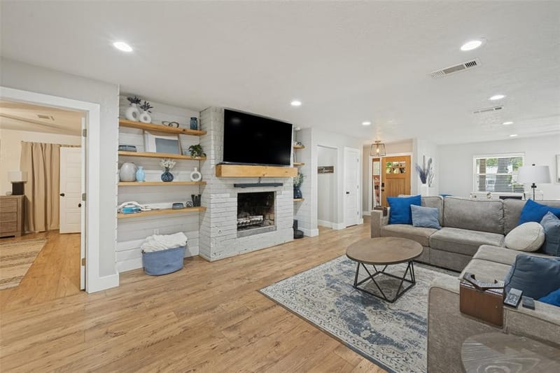820 Overhill Drive, Hurst TX 76053 - Photo 9