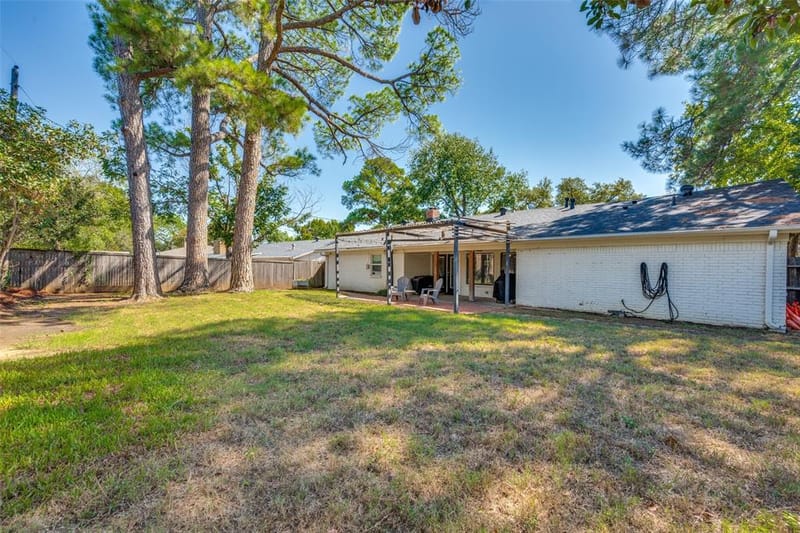 820 Overhill Drive, Hurst TX 76053 - Photo 34