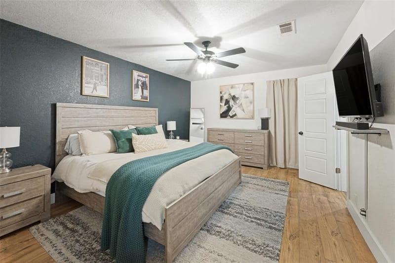 820 Overhill Drive, Hurst TX 76053 - Photo 19