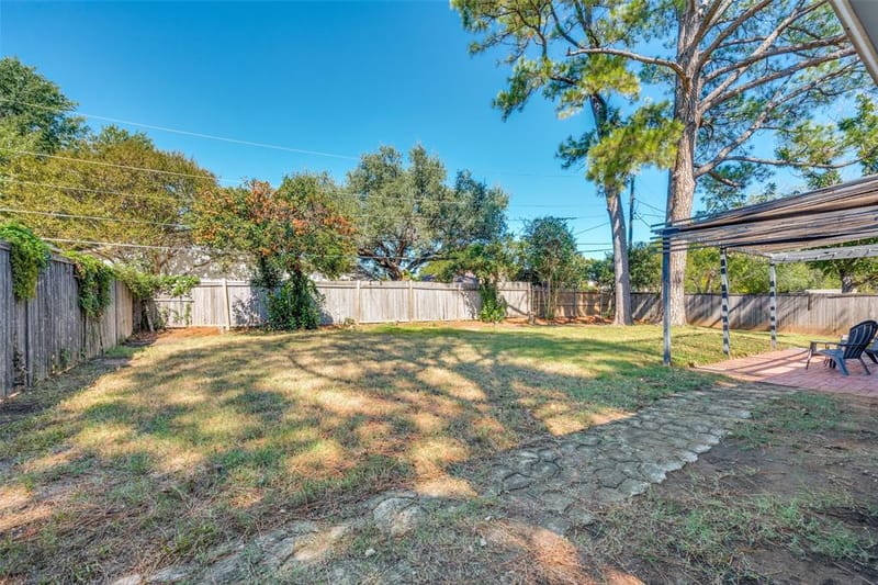 820 Overhill Drive, Hurst TX 76053 - Photo 35