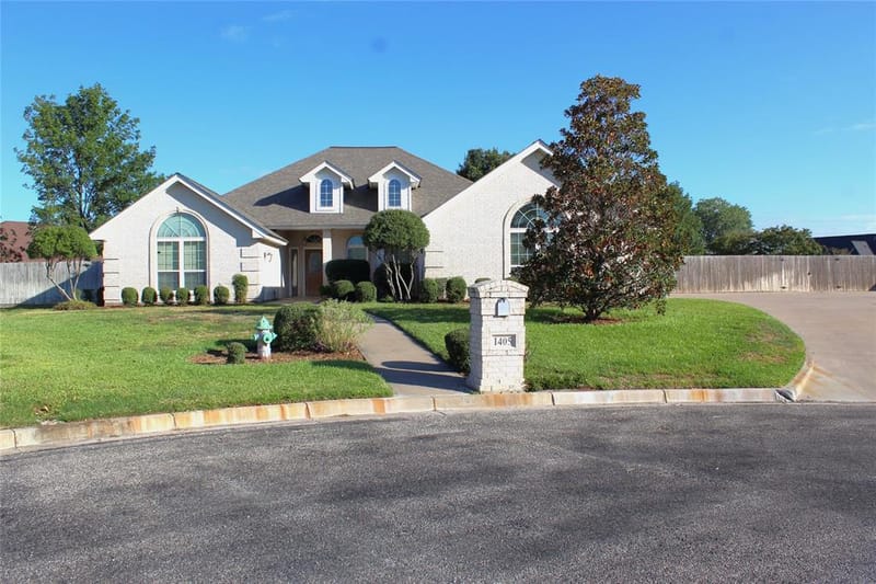 1405 Parkwood Court, Stephenville TX 76401