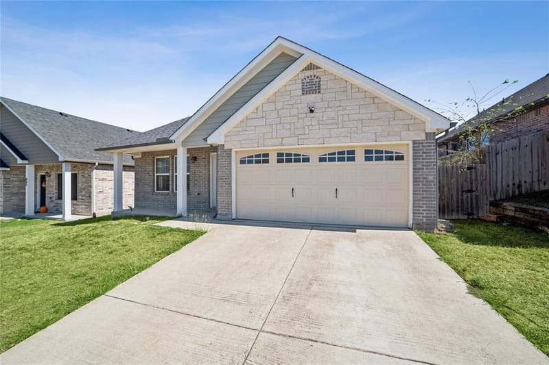 807 N Ridge Drive, White Settlement TX 76108 - Photo 2