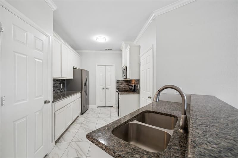 807 N Ridge Drive, White Settlement TX 76108 - Photo 12