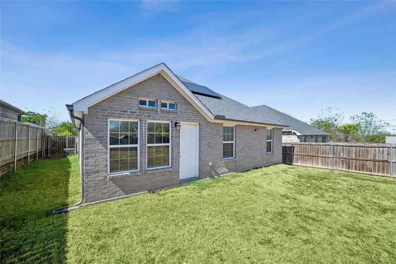 807 N Ridge Drive, White Settlement TX 76108 - Photo 22