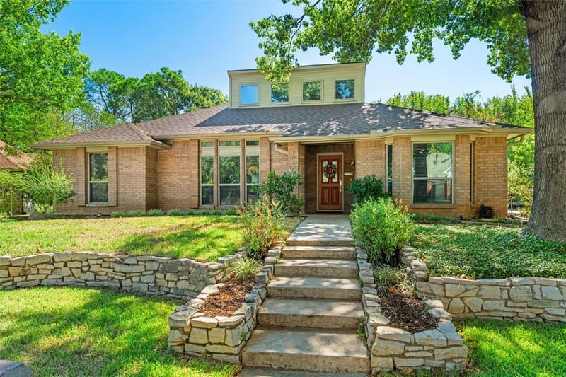 706 Giltin Court, Arlington TX 76006