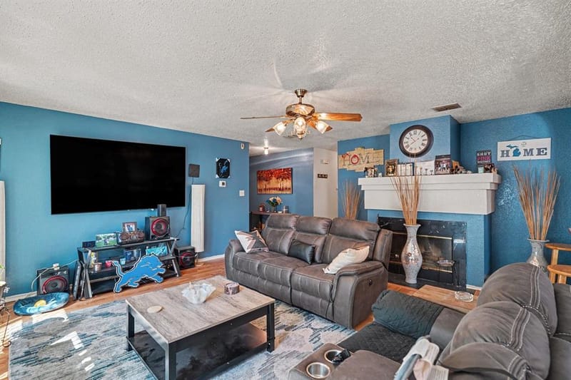 3136 Pine Valley Drive, Grand Prairie TX 75052 - Photo 6