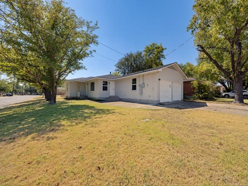 400 W Anita Street, Sherman TX 75092 - Photo 2