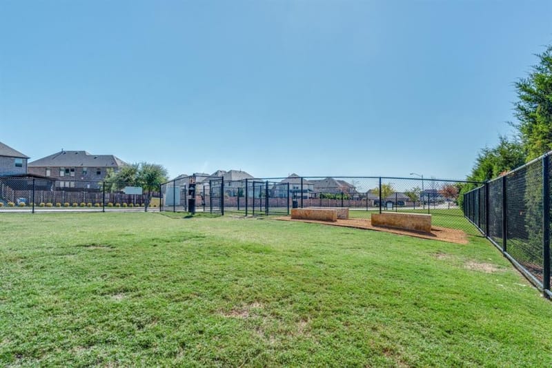8044 Sarahville Drive, Dallas TX 75252 - Photo 32