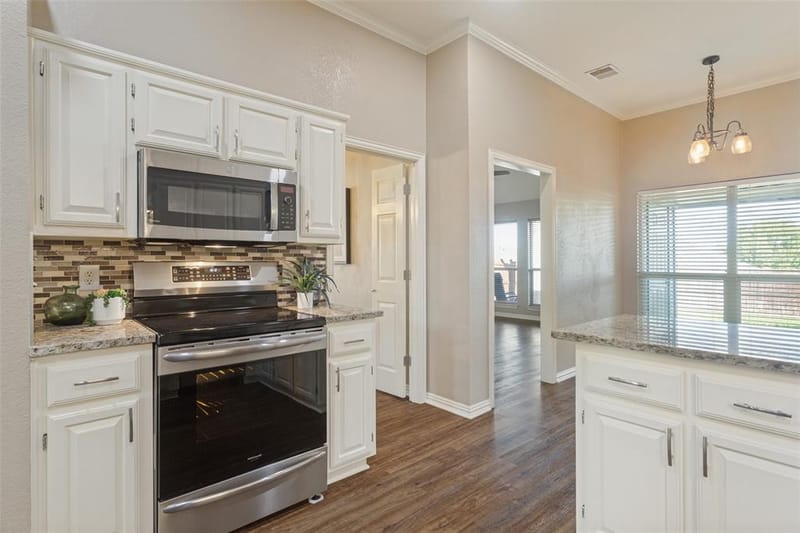 913 Royal Oaks Drive, Lewisville TX 75067 - Photo 16
