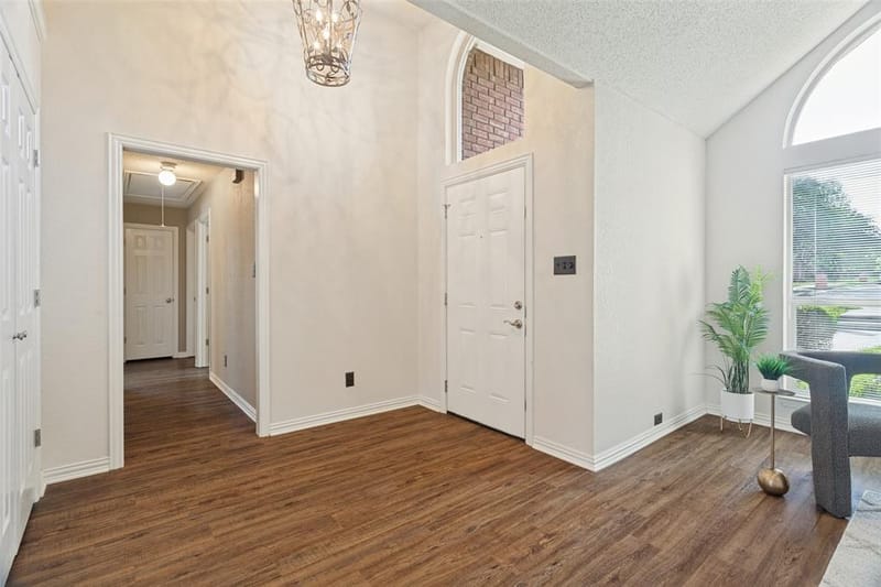 913 Royal Oaks Drive, Lewisville TX 75067 - Photo 12
