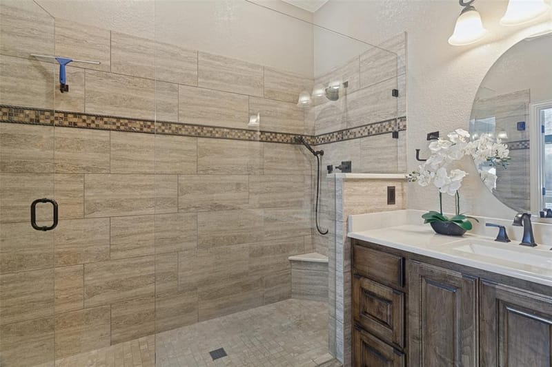 913 Royal Oaks Drive, Lewisville TX 75067 - Photo 7