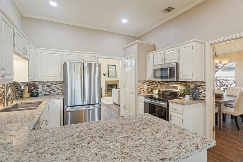 913 Royal Oaks Drive, Lewisville TX 75067 - Photo 15
