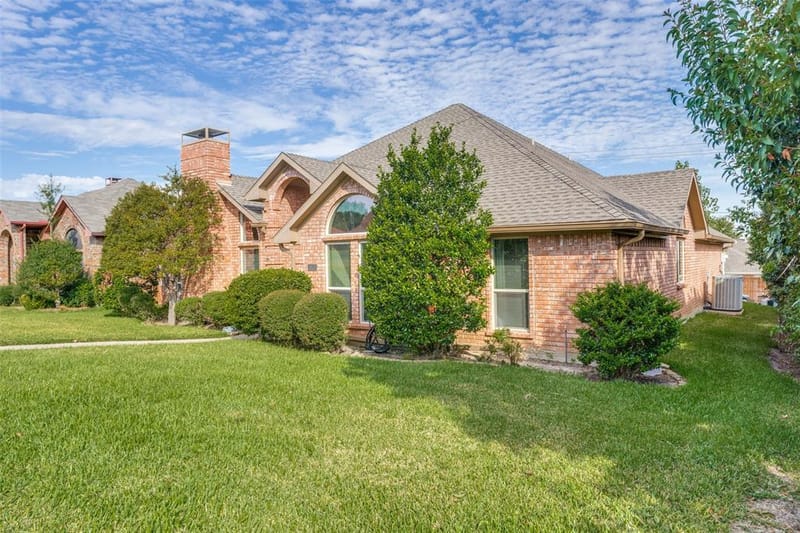 913 Royal Oaks Drive, Lewisville TX 75067 - Photo 11