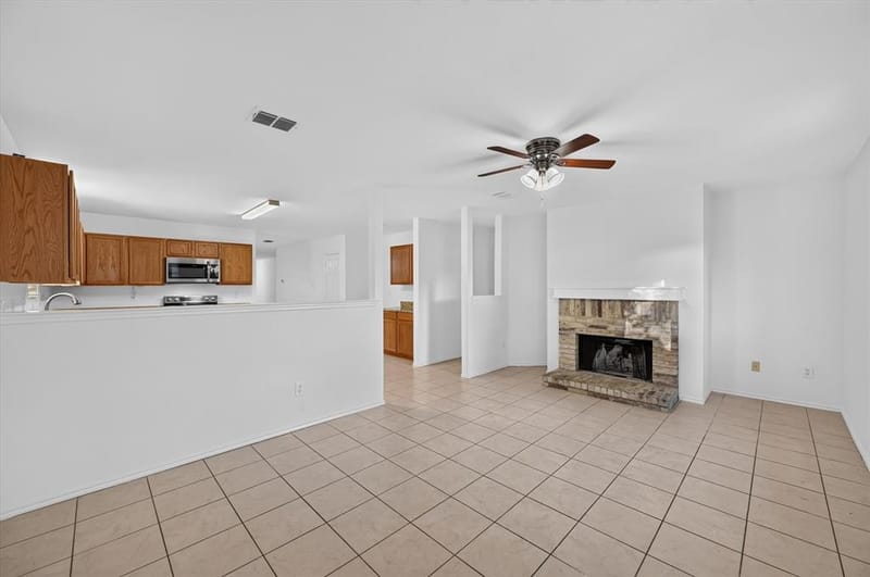 8417 Redheart Street, Arlington TX 76002 - Photo 4