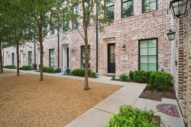 14957 Oak Street, Addison TX 75001 - Photo 3
