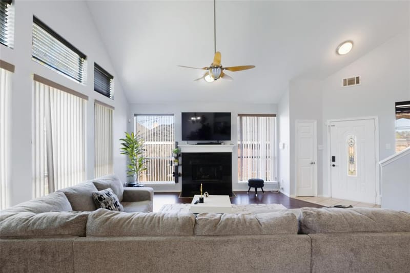 1031 Park Avenue, Carrollton TX 75006 - Photo 4