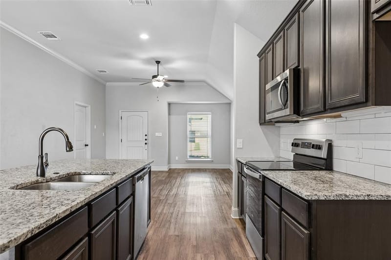 1304 Saratoga Drive, Sherman TX 75092 - Photo 8