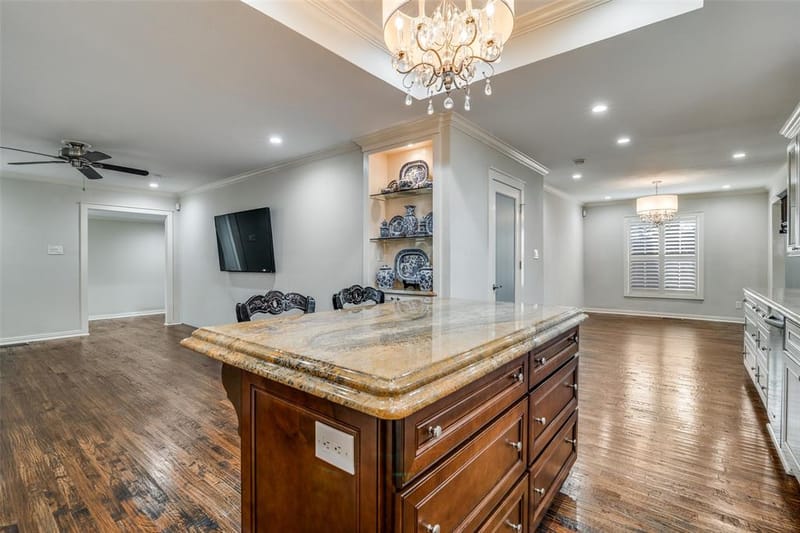 1432 Sylvan Avenue, Dallas TX 75208 - Photo 9
