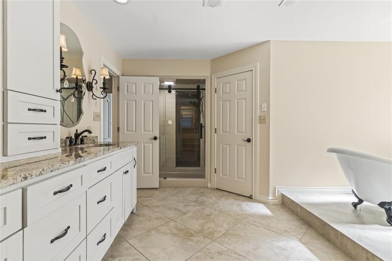6423 Ridgemont Drive, Dallas TX 75214 - Photo 23