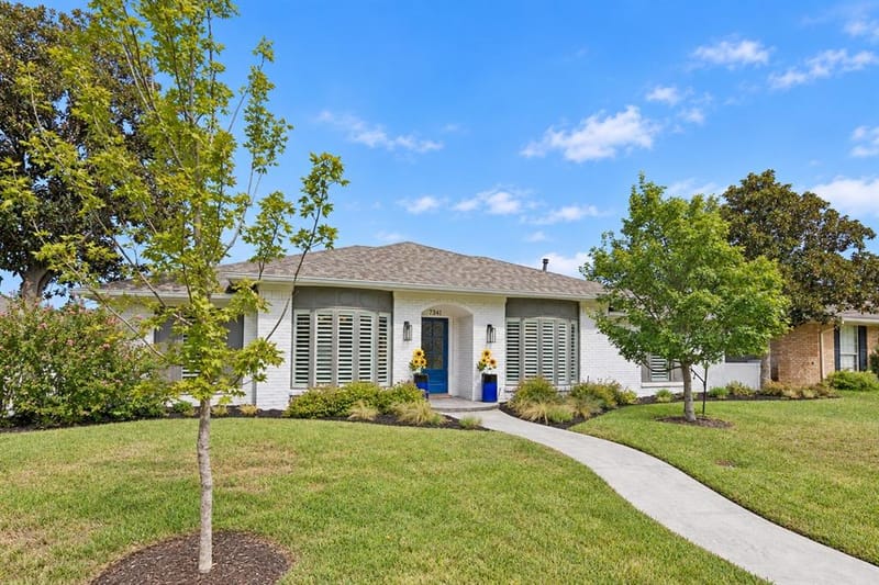 7341 La Sobrina Drive, Dallas TX 75248 - Photo 2