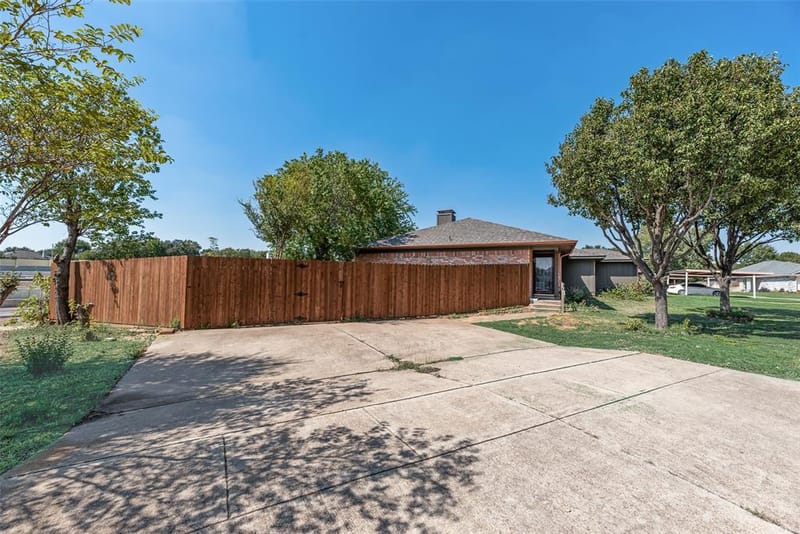 5126 Trail Dust Lane, Arlington TX 76017 - Photo 4