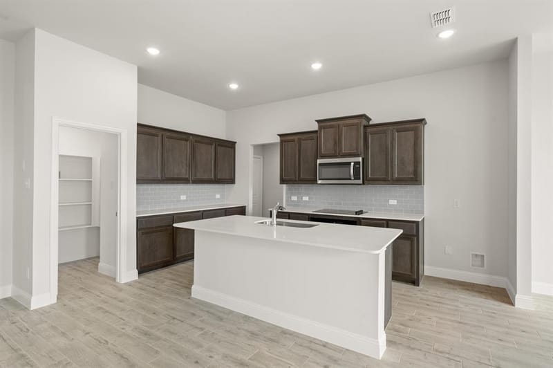 224 Mercy Street, Godley TX 76044 - Photo 6
