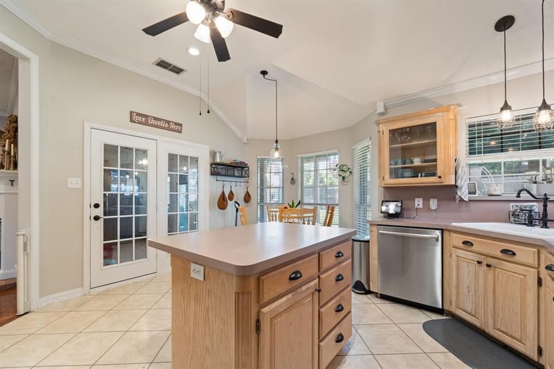 1618 Hyde Park Boulevard, Cleburne TX 76033 - Photo 14