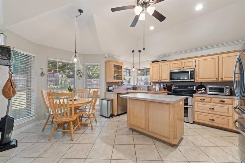1618 Hyde Park Boulevard, Cleburne TX 76033 - Photo 11