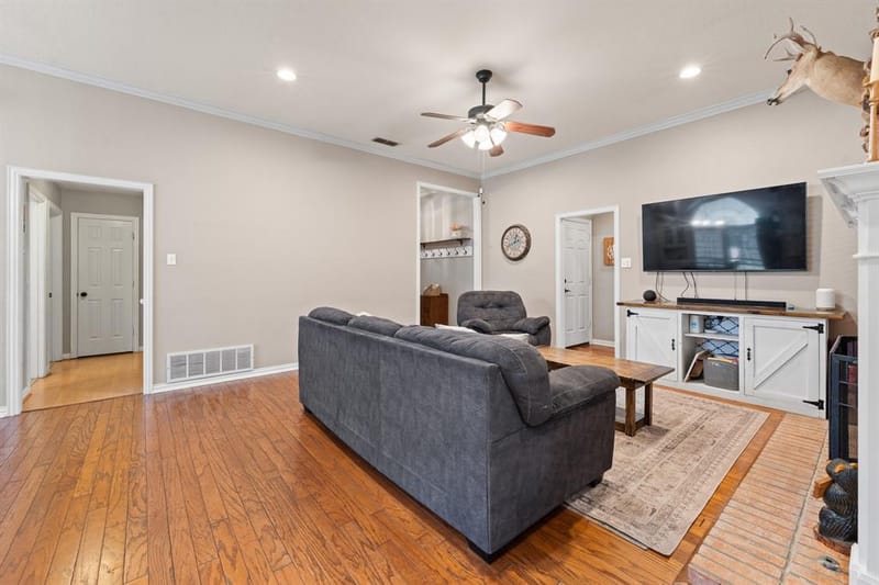 1618 Hyde Park Boulevard, Cleburne TX 76033 - Photo 8