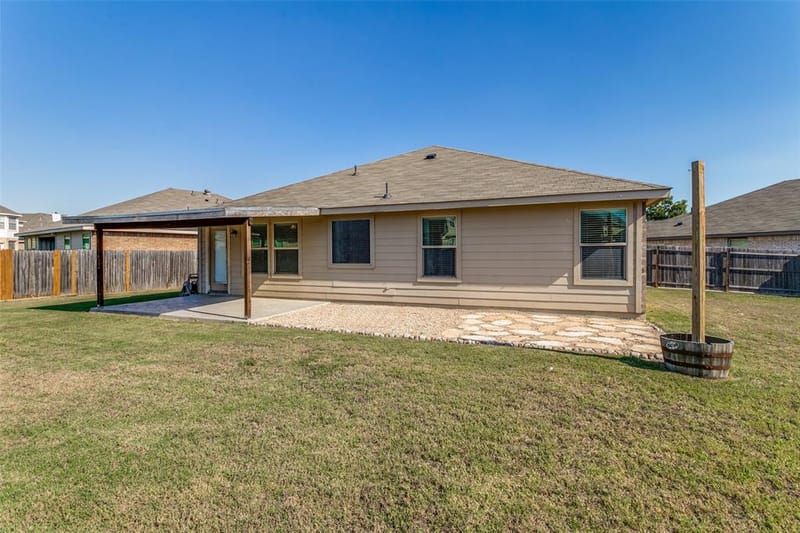 11204 Beechgrove Court, Fort Worth TX 76140 - Photo 9