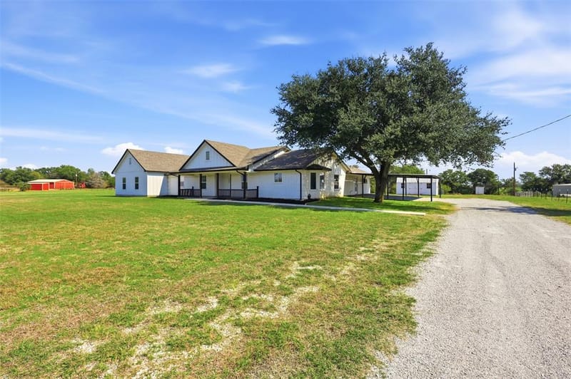 192 Riverside Drive, Decatur TX 76234 - Photo 4