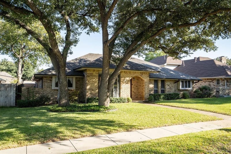1305 Stonewood Drive, Carrollton TX 75006 - Photo 2