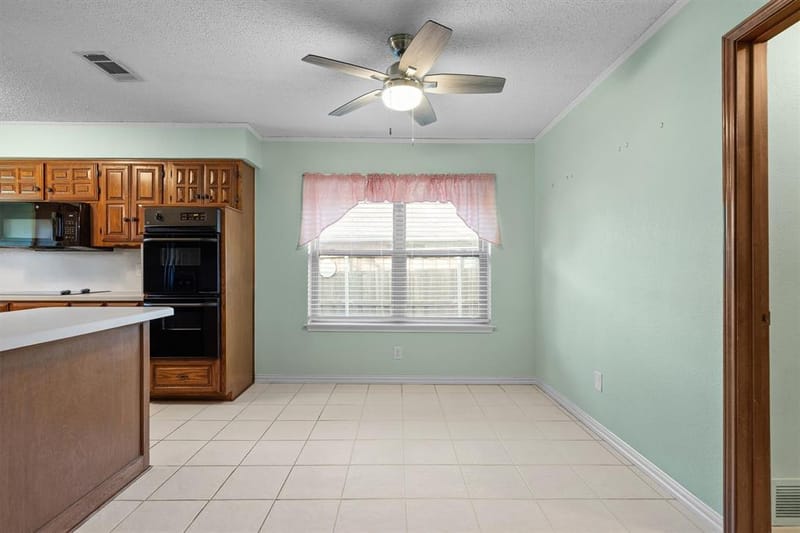1305 Stonewood Drive, Carrollton TX 75006 - Photo 13