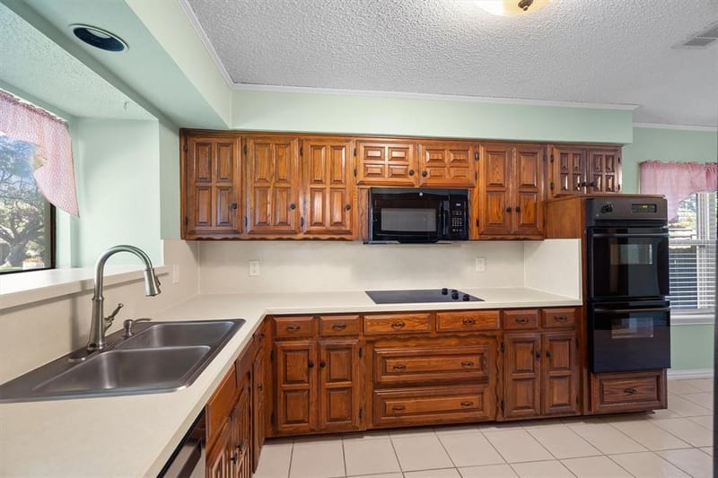 1305 Stonewood Drive, Carrollton TX 75006 - Photo 17