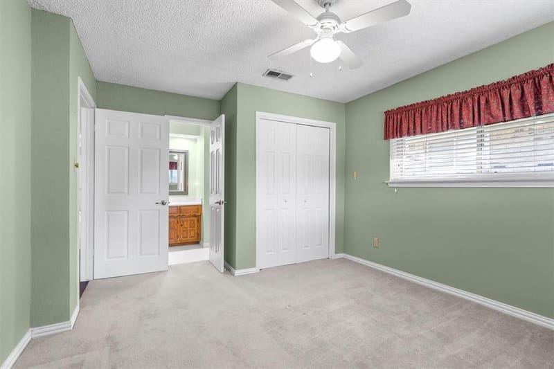 1305 Stonewood Drive, Carrollton TX 75006 - Photo 32
