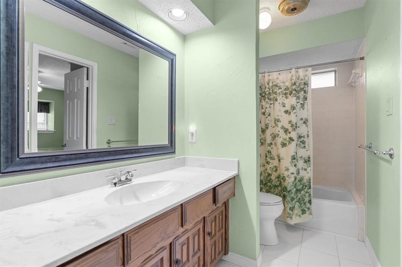 1305 Stonewood Drive, Carrollton TX 75006 - Photo 30