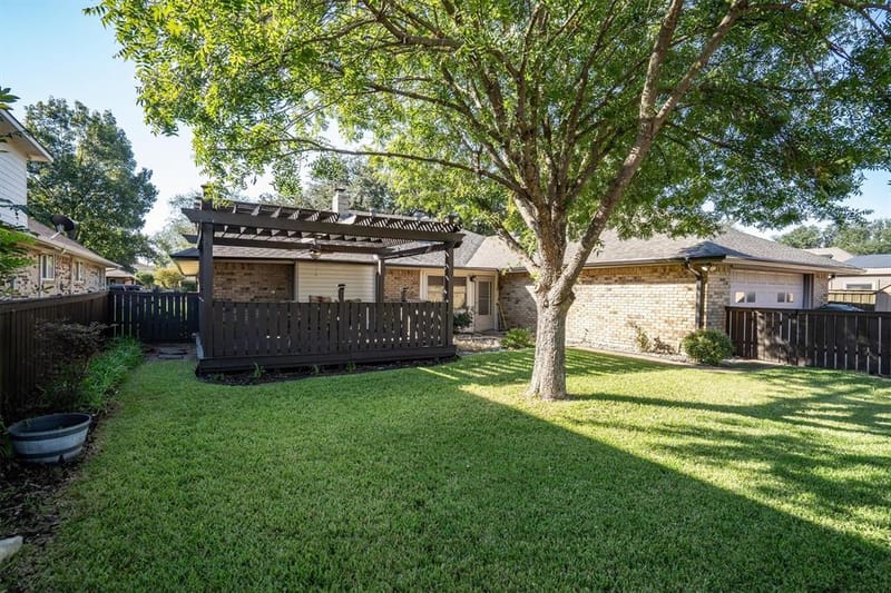 1305 Stonewood Drive, Carrollton TX 75006 - Photo 38