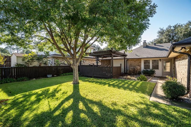 1305 Stonewood Drive, Carrollton TX 75006 - Photo 37