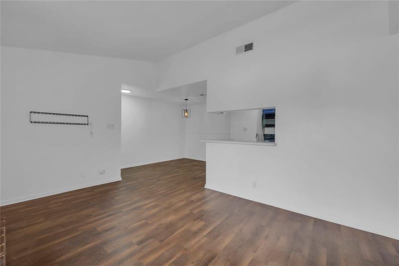 2006 Cloisters Drive # 2522, Arlington TX 76011 - Photo 4
